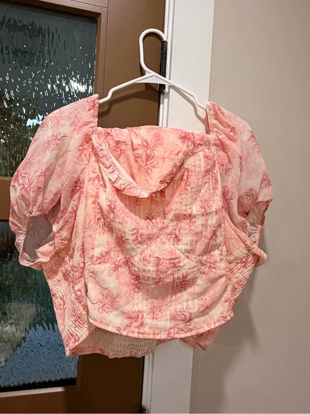 ARULA Pink Floral Puff-Sleeve Crop Top